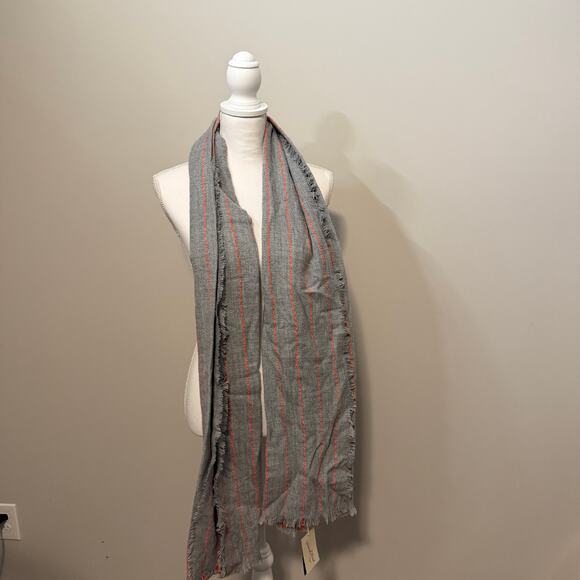 Universal Thread Women's Gray Striped Oblong Scarf - NWT - Picture 5 of 6